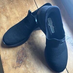 Skechers Women's Black Slip-On Knit Sneakers NWOT